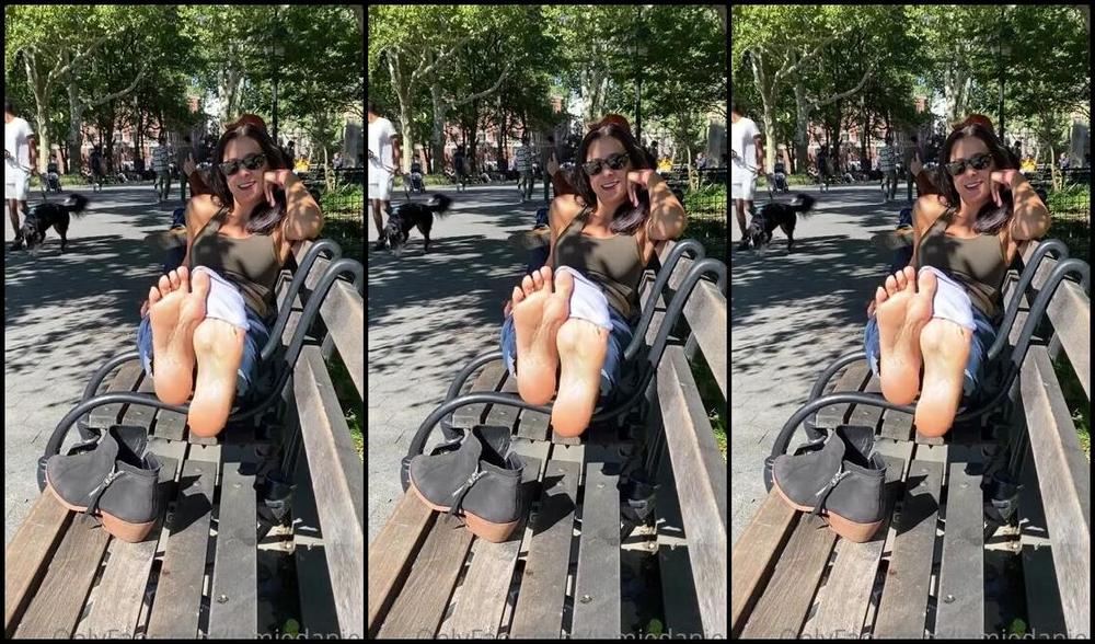 Jamiedaniels Onlyfans A Few Weeks Ago With A Friend In Washington Sq Parkp