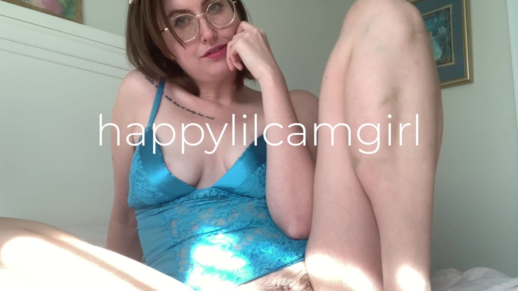 "happylilcamgirl" assshaking, assworship, dance, lapdance, twerk Twerking with NO PANTIES manyvids