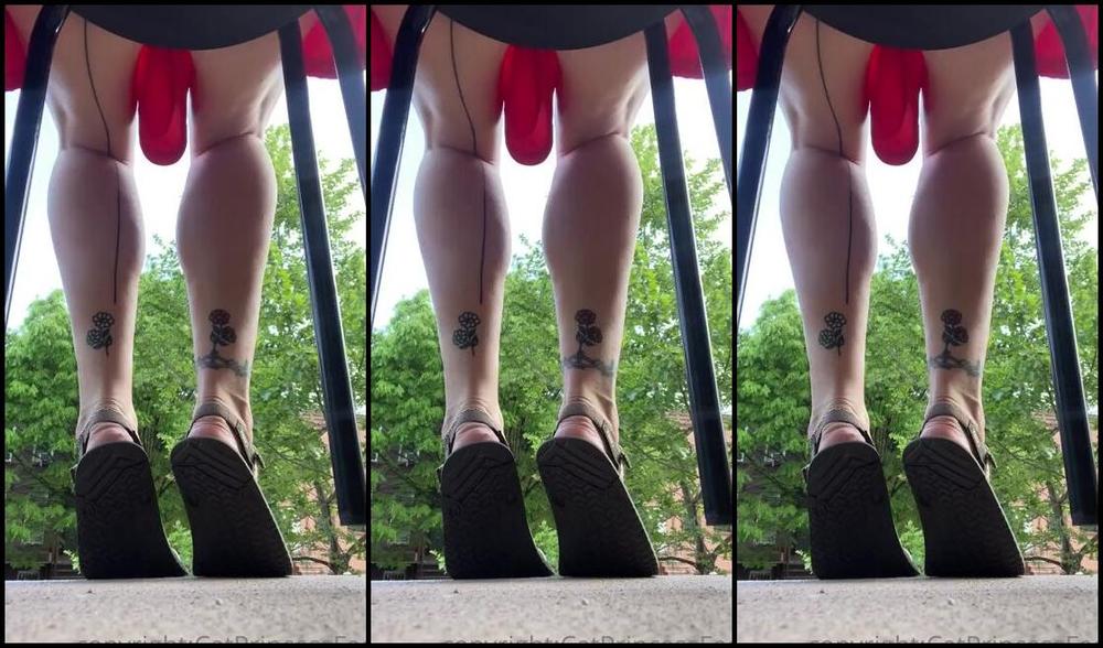 Catprincessfeet Onlyfans Watch From Under My Chair Gonna Clean Them Too 2