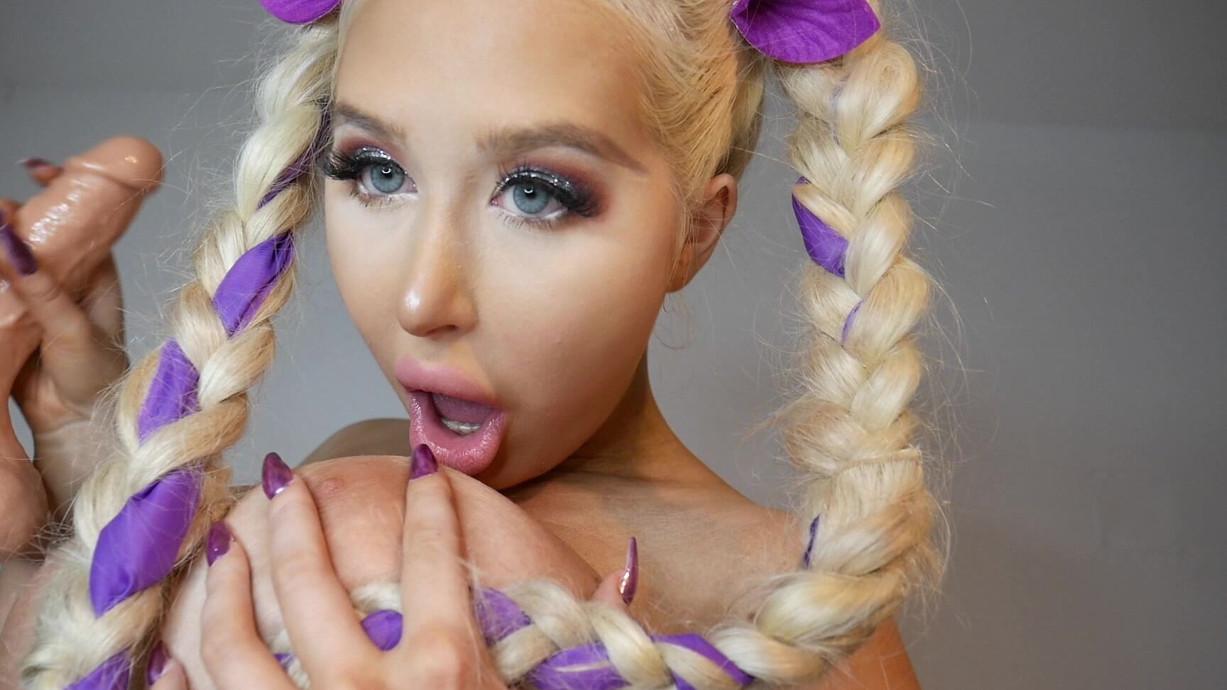 amandatoyy-07-11-2018-15808393-she-came-down-from-space-and-she-s-really-not-familiar-with-how-things-work-on-earth.-wh