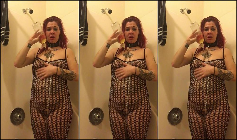 Lanabea Squeezing Bottle Of Piss On Myself