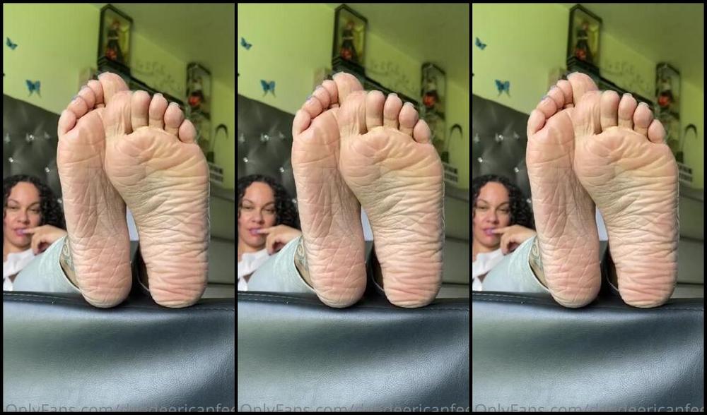 Deedeericanfeet Onlyfans Who Doesn T Love My Deep Wrinkled Soles Propped Up