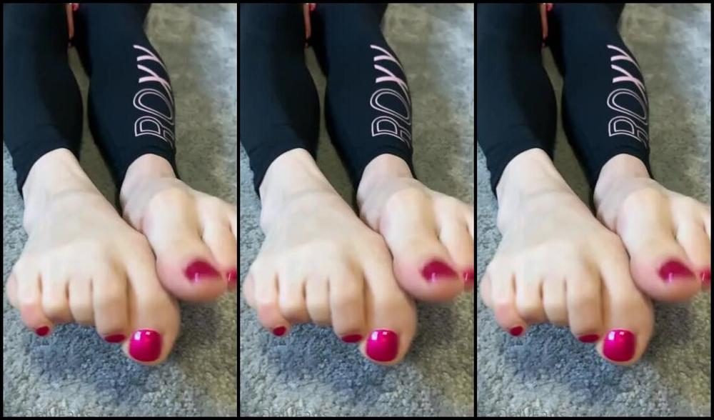 Red Queen Nicknamed Red Queen 94 Femdom 02 04 2022 Onlyfans Video Hows Your Friday Night Weak Boi