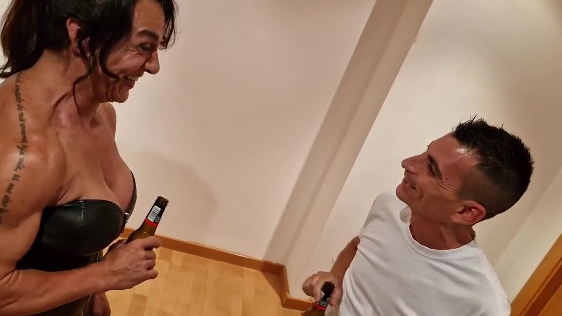 Alejandra Chacon Aka Alejandrachacon 07 17 2023 Onlyfans Video He Needs A Beer