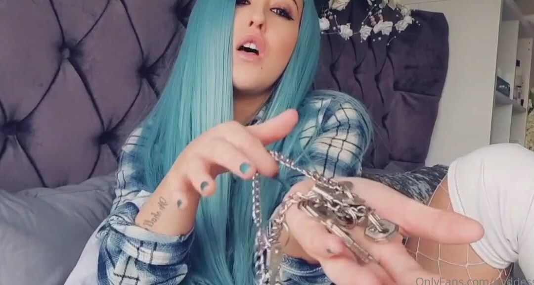 Miss Evie Lock Nicknamed Missevielock Onlyfans Yes Beta These Are Your Cock Cage Keys How Badly Do You Want