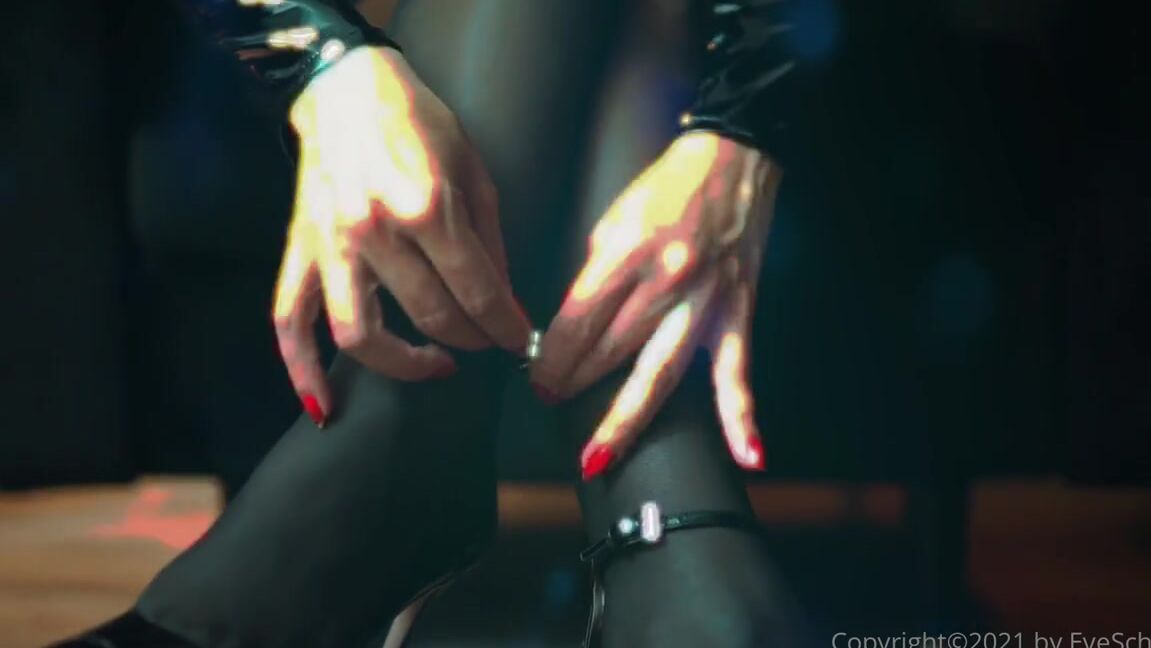 Eve Schwarz Nicknamed Eveschwarz Onlyfans Every Day May Not Be Good But Theres Something Good In Every Dayme