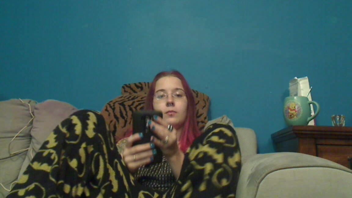 Sparrowsummers Ignored For A Manicure