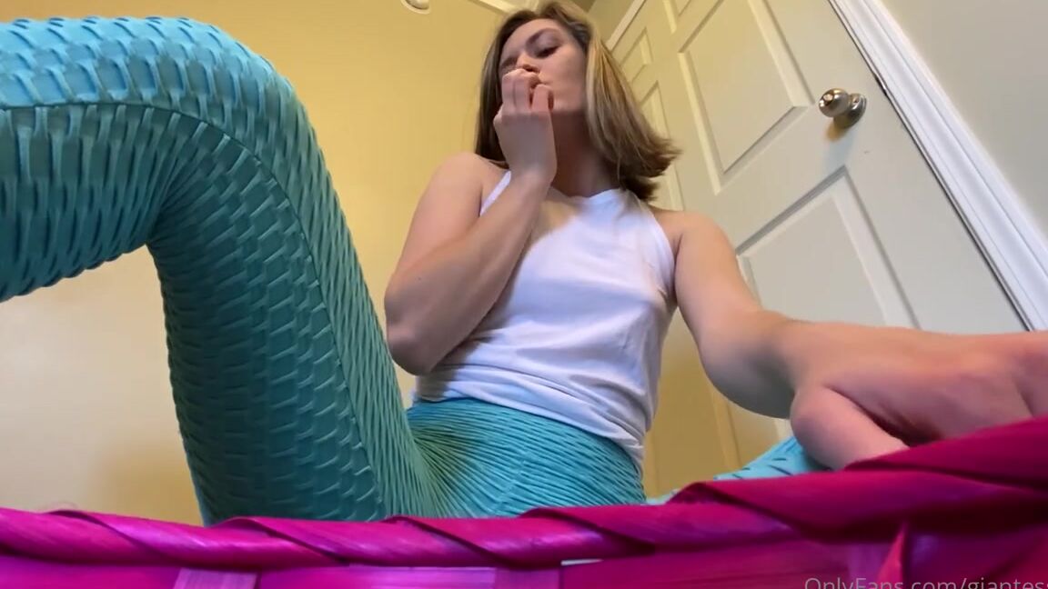 Giantess Tara Nicknamed Giantesstara 04 09 2023 Onlyfans Video Hoppy Easter Smols This One Of My Favorite Holidays Of All Time I Wish