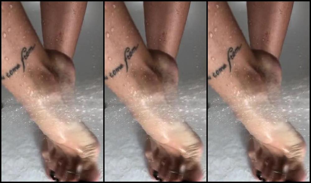 Goddessgaelle Nicknamed Badgaelle Onlyfans Aprs Les Photos Sous La Douche Place La Vido A Donne Envie D En Laper L Eau Sur Mes Pieds
