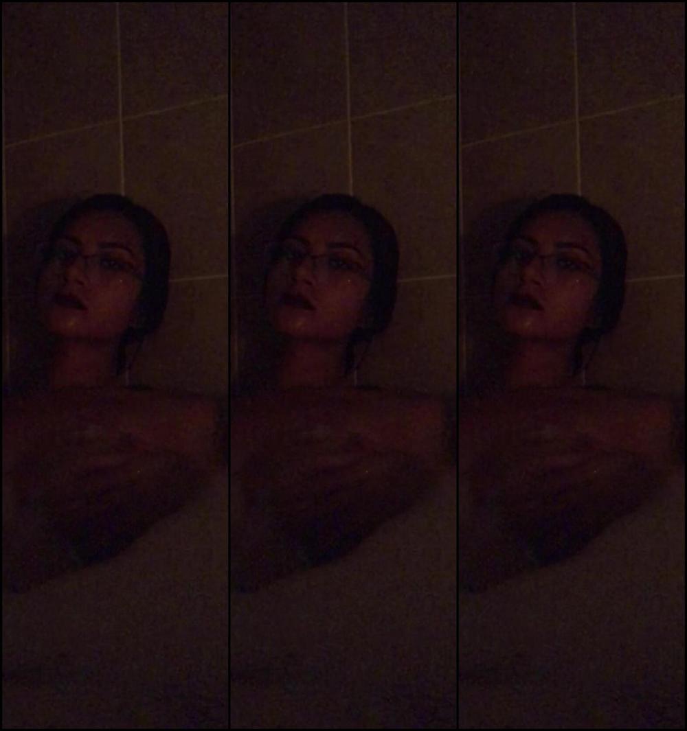 thevixenfiles-22-11-2019-91196414-silly-boy-this-is-mommy-s-alone-time-but-since-you-re-here-tell-me-how-much-y