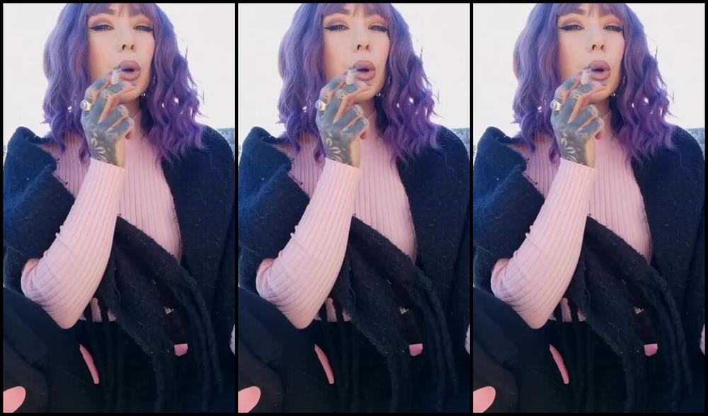 Queen Kinkerbell Nicknamed Kinkerbell23 Onlyfans Just A Quick Smoke Whilst Out On A Walk In The Mountains It Would Be Rude 6