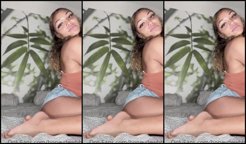 Honeydewbby Onlyfans When I Tease You With My Toes You Can T Resist