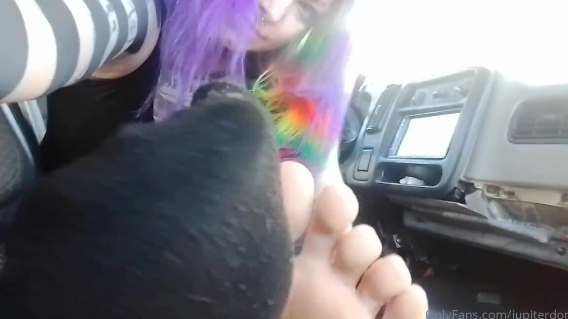 Jupiter Domina Nicknamed Jupiterdomina Onlyfans Ive Been Spending A Lot Of Time Just Sitting In My Van But It Means You