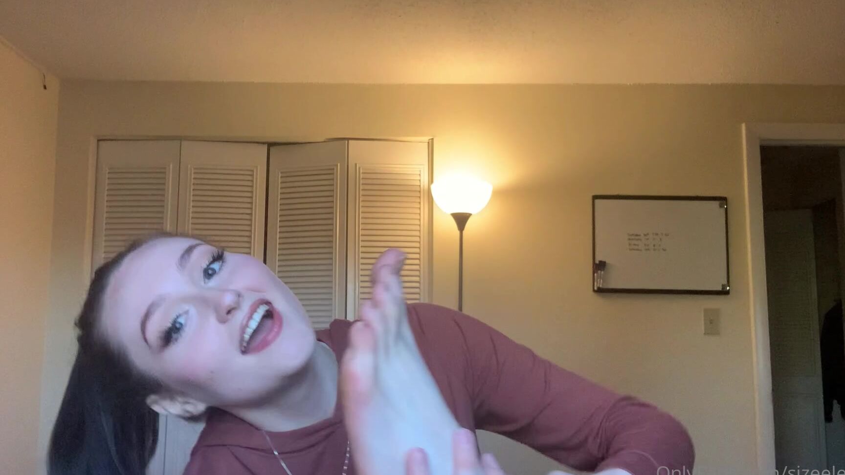 Sizeelevens Worshipping My Feet And Thought I Got Caught Turns Out He Was Just Taking Out The Tras