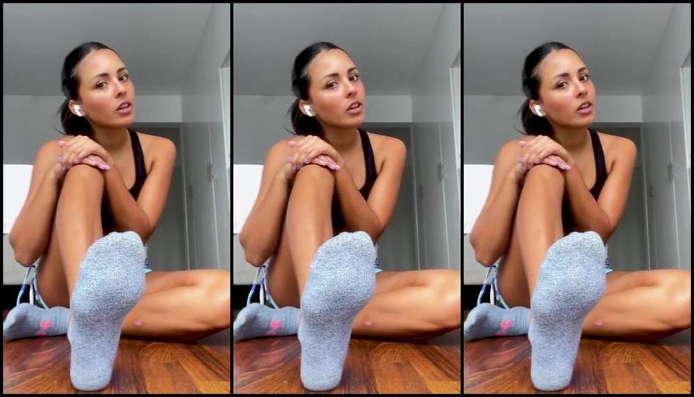 Mistress Enola Onlyfans I Know You Are Weak For My Gorgeous Feet Dont You You Crave To Sniff And To Worship My Perfect Fee Fgvp