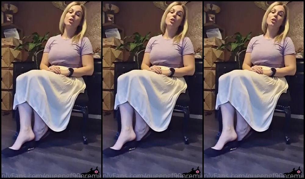 The Foot Queen Of England Aka Queengf90Premium Onlyfans Working Hard Or Hardly Working A Dangle Challenge