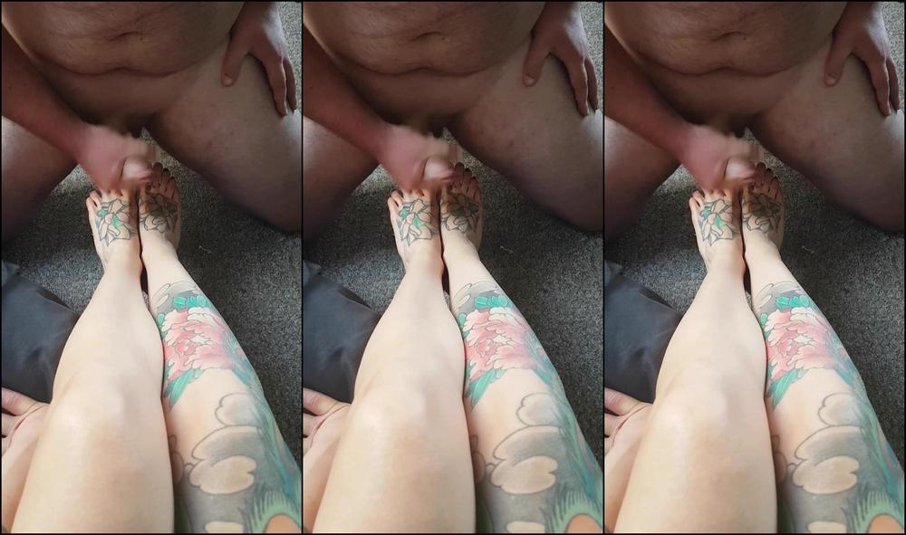 Adreena Angela Ip Cum Eating Slave Worships My Pretty Little Feet