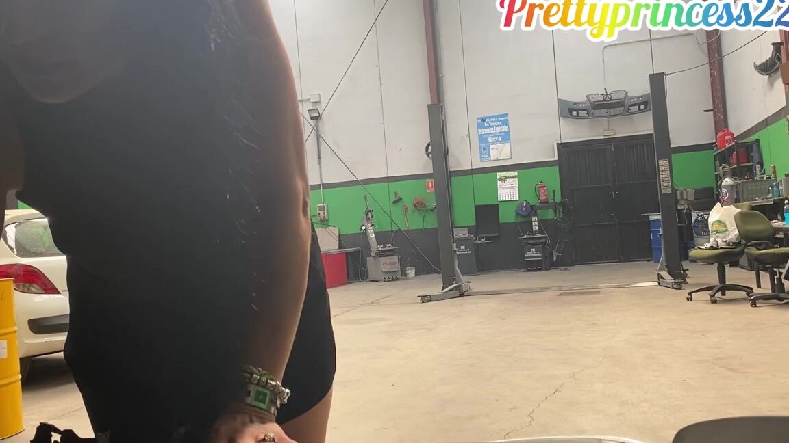 Prettyprincess220 07 13 2024 Onlyfans Video Farting In The Workshop