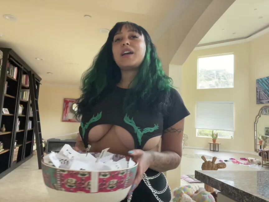 emilycheree-10-12-2021-2297710226-the-winners-are-i-will-be-messaging-the-winners-tonight