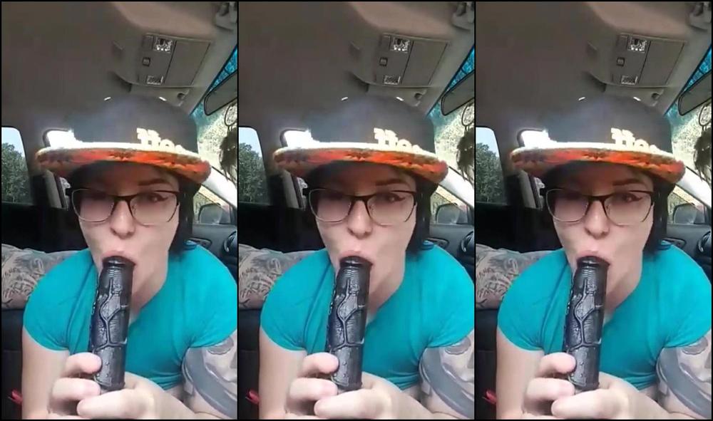 Tinytonitv Sloppy Car Blowjob