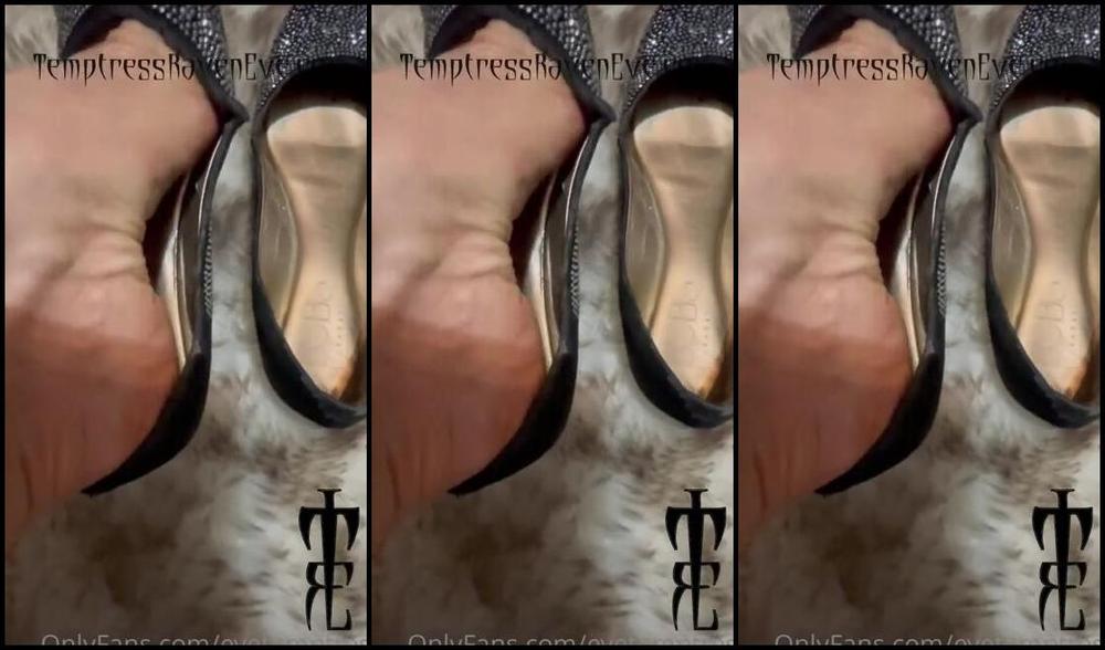 Temptress Raven Eve Aka Evetemptress Onlyfans Offered To My Onlyfans First Want These I Bought These New So Many Years Ago I Can T Remember And