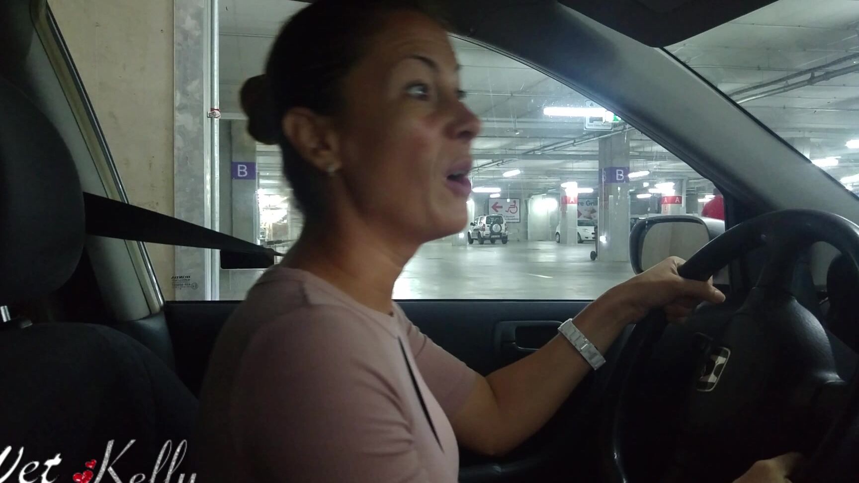 Pee, Female Desperation, Public Flashing, Public Outdoor, Fetish wet kelly p-- desperation in the parking ManyVids