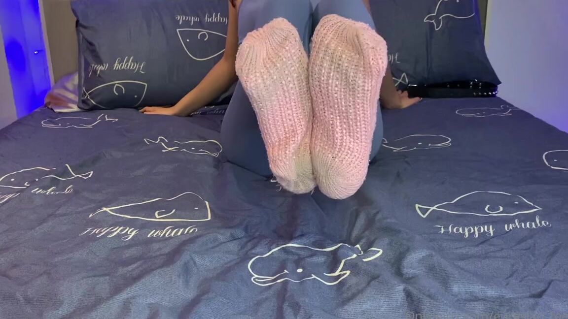 Eurasian Feet Vip Nicknamed Eurasian Feet Vip 08 11 2021 Onlyfans Video Found A Pair Of Old Thick Pink Socks That I Never Dared To Wash