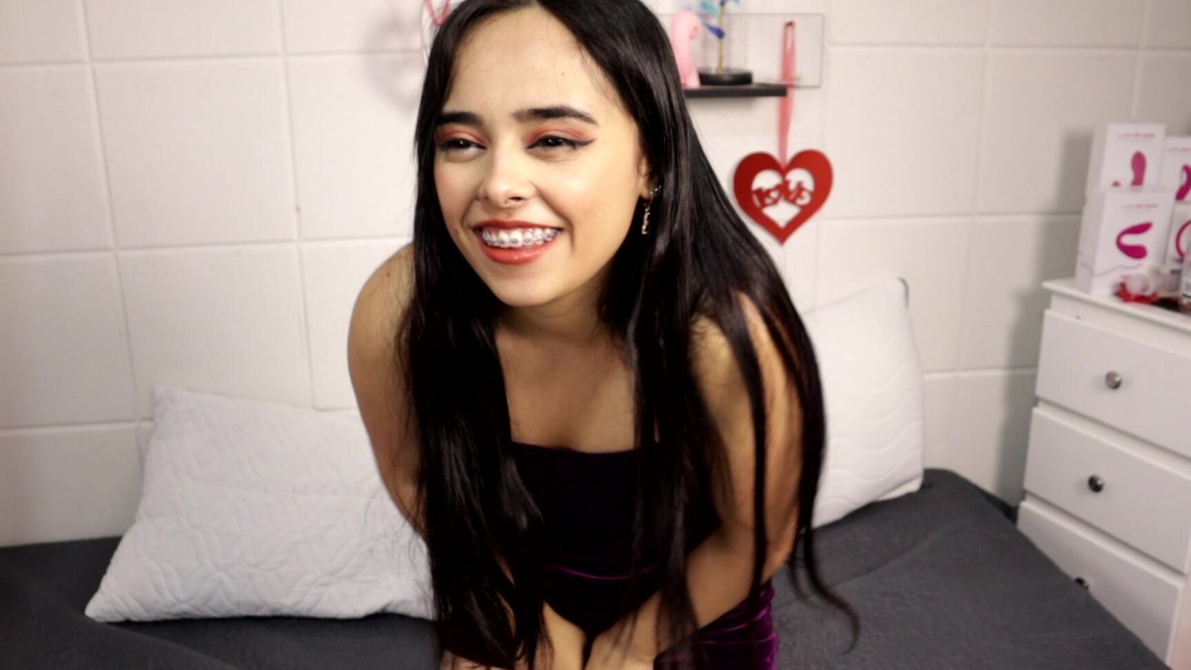 Cuttiejennie A Naughty Girl S Pee Revenge