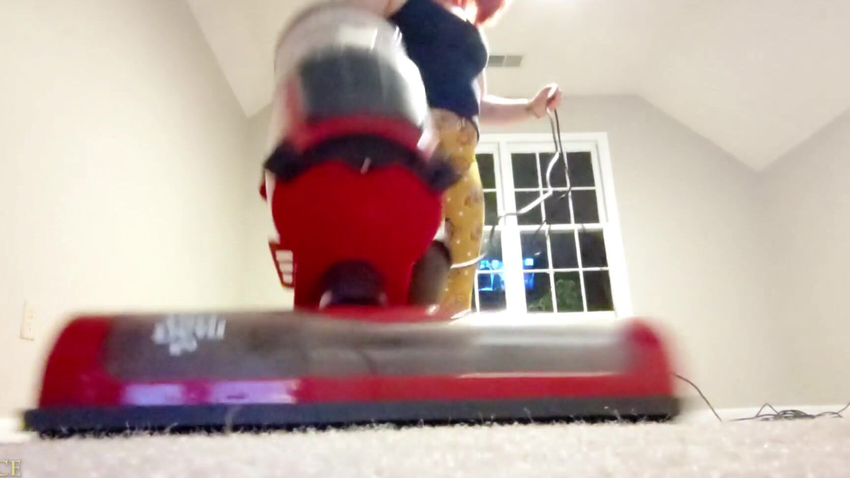 Aliceskary Vacuuming In Leggings