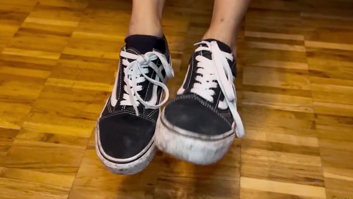 Stillsinning Nicknamed Stillsinning Onlyfans Spend 2 Days At A Festival Dancing With My Vans In These Socks I Bet You Can Imagine How They Sme 3