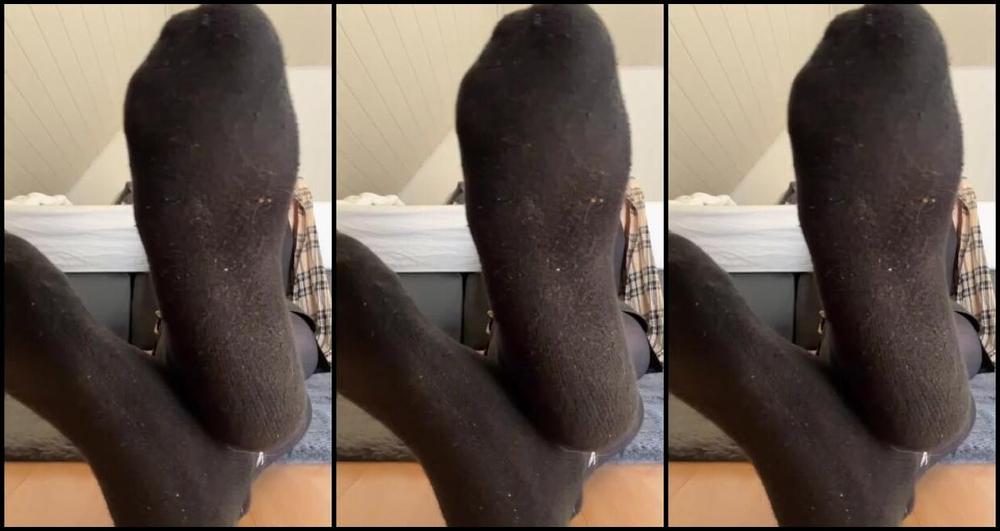 Socksfeet Misstress Nina Onlyfans 04 20 2024 After A Long Day In My Doc Martens You Can Smell The Results And Enjoy My