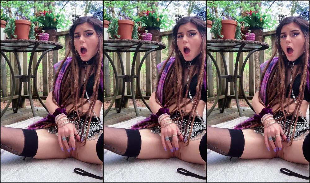 mimi-f0xxx-29-05-2020-369171826-who-s-thirsty-this-thursday-stay-hydrated-it-s-h-o-t-love-yo