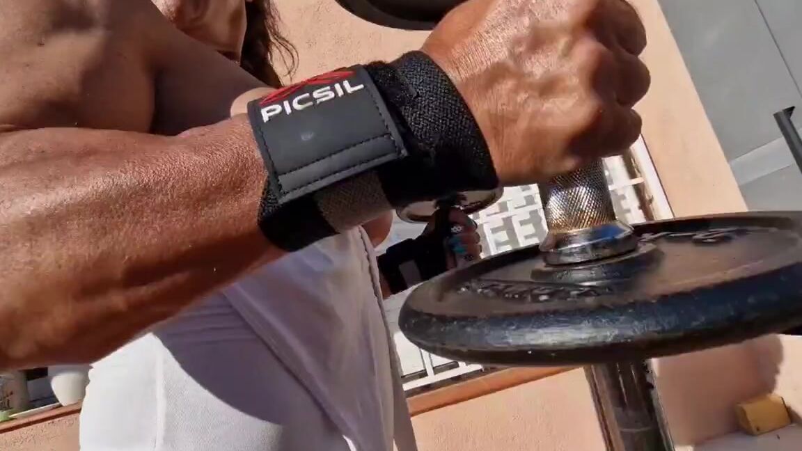 Alejandra Chacon Aka Alejandrachacon 07 14 2024 Onlyfans Video Sunny Biceps Hammer Reps