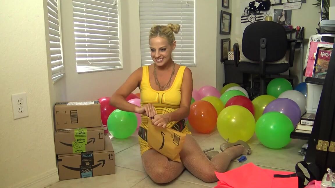 Roxie Rae Nicknamed Roxierae Onlyfans Roxie Raes Birthday Vna Live Show Part 3 15 Min