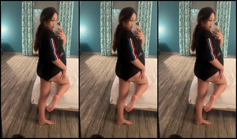 Gia S Feet Nicknamed Footsiebab 09 25 2024 Onlyfans Video I Feel Horny Being Preggy So I Take Off My Panties For You