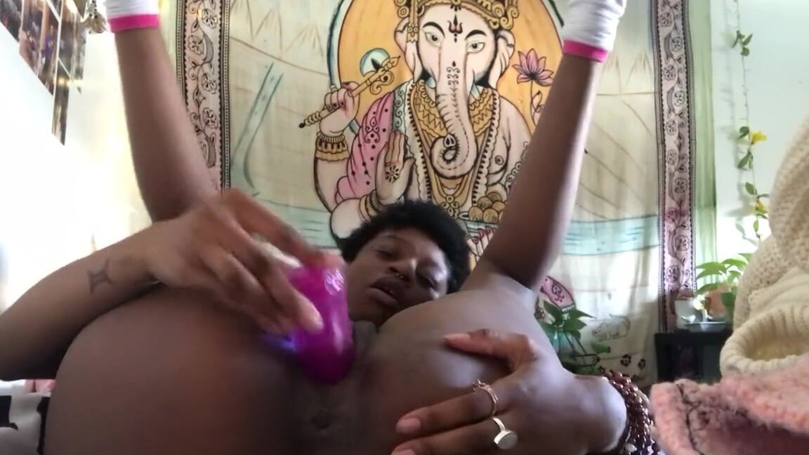 Cumming on my new Toy ;)_Yung Yannah PornHubPremium