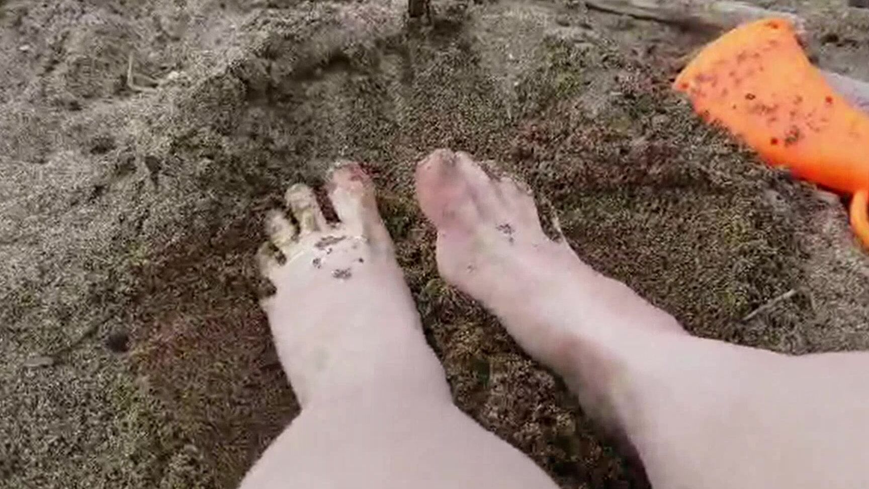 Dirty Feet, Feet, Voyeur Beach, Barefoot, Foot Fetish aubriemonroe playing in the sand with my feet ManyVids