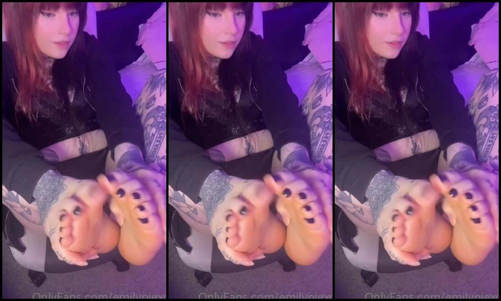Emilypiexo Wouldn T U Love To Worship My Beautiful Feet
