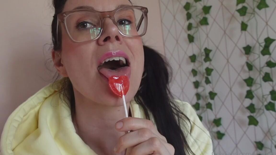 Taija Berryhill Nicknamed Taijaberryhill 04 28 2023 Onlyfans Video A Lot Of Joy From Lollipop