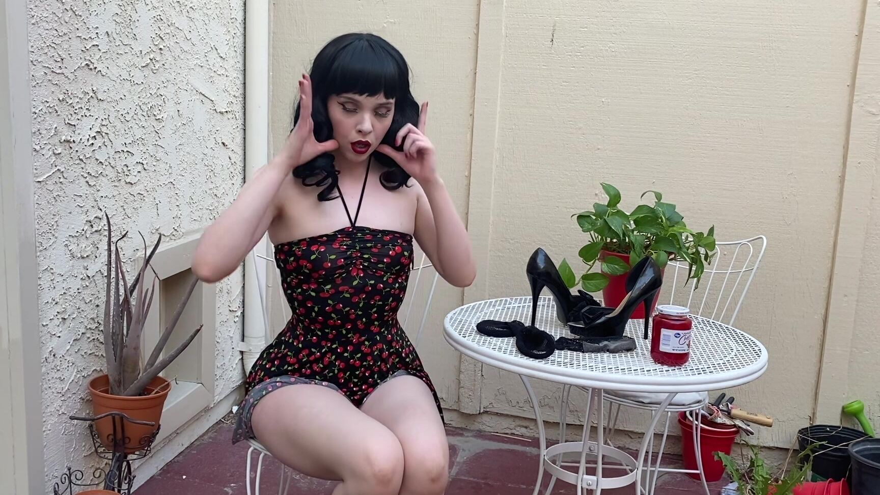 "DandyinDistress" corset, foodsploshing, striptease Cherries in The Courtyard manyvids