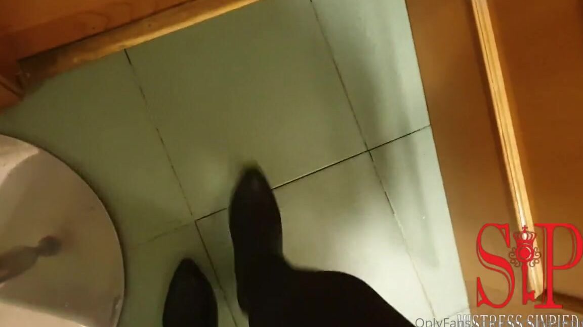 Mistress Sinpiedad Nicknamed Sinpiedad Onlyfans One Of My Slaves Makes My Dinner Tonight