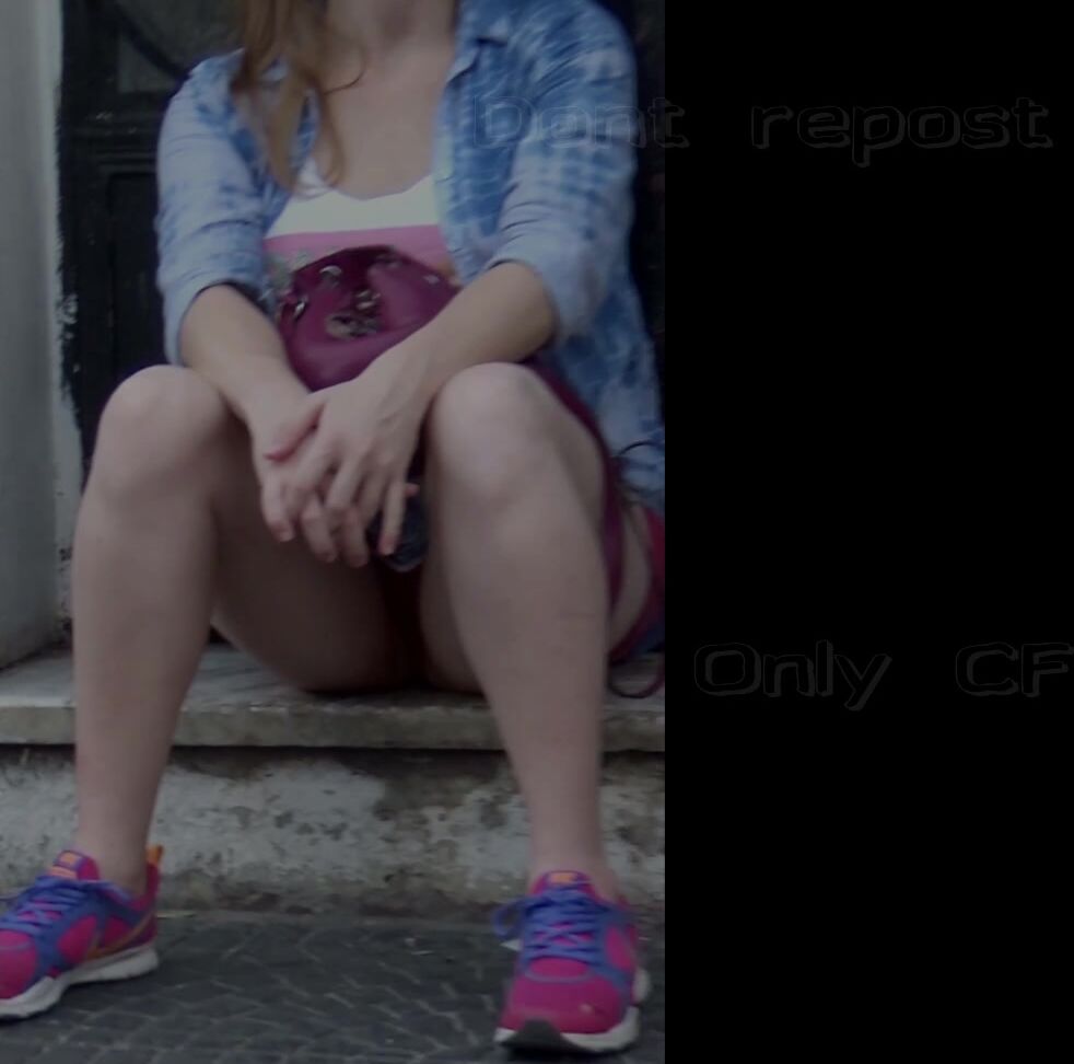 Voyeur, Upskirt, No Panty Shorts - Blonde in Open Leg 00116 thecandidforum