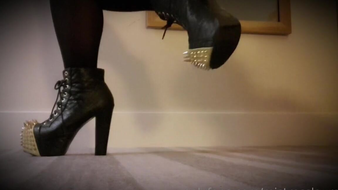 Miss Laura Nicknamed Mistresslaura11 Onlyfans Full Clip You Are A Lucky Bitch And You Are Going To Worship My Spiked