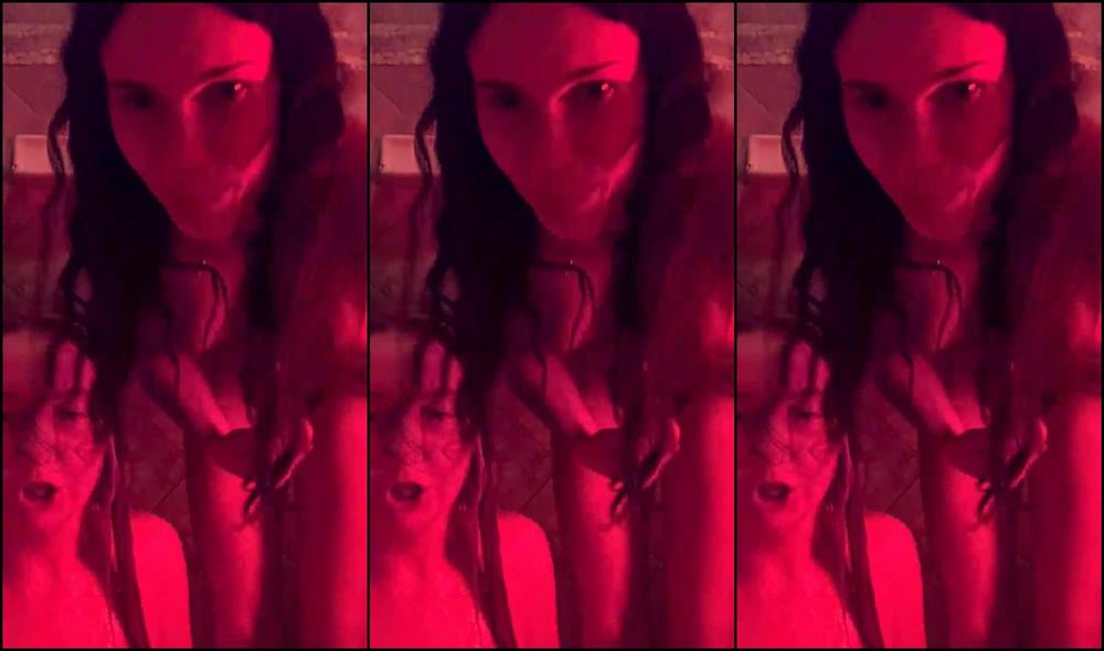 Eevee Bee Stream Started At Am Playing In The Shower