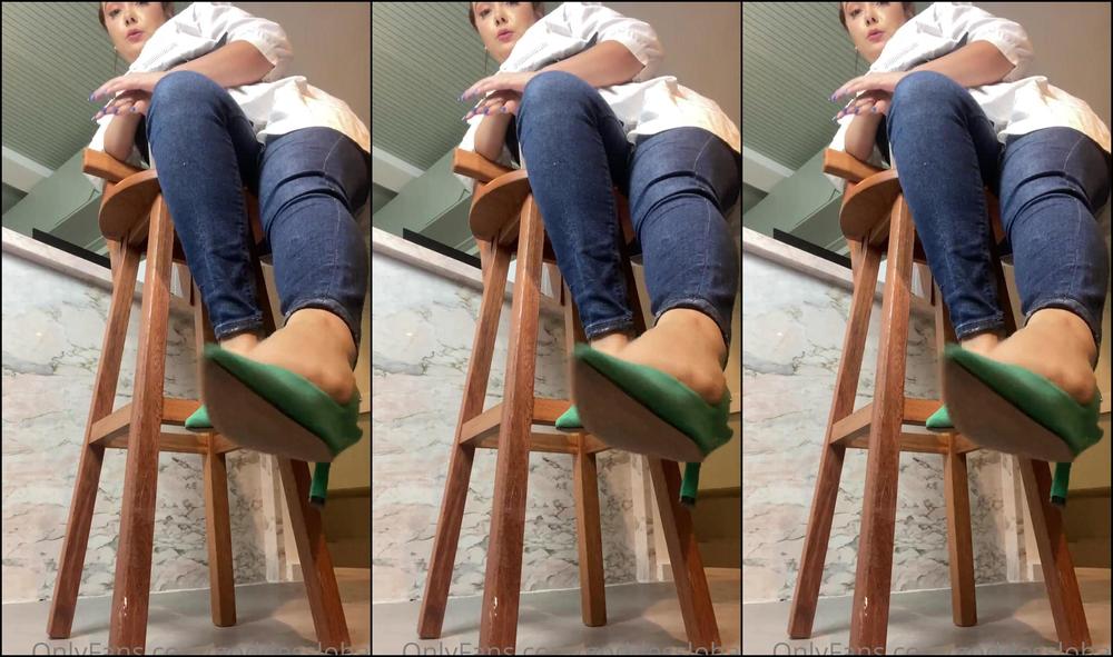 Goddesslohan 2615897119 09 26 2022 Cuidado Pequenino A Giganta Est Passando