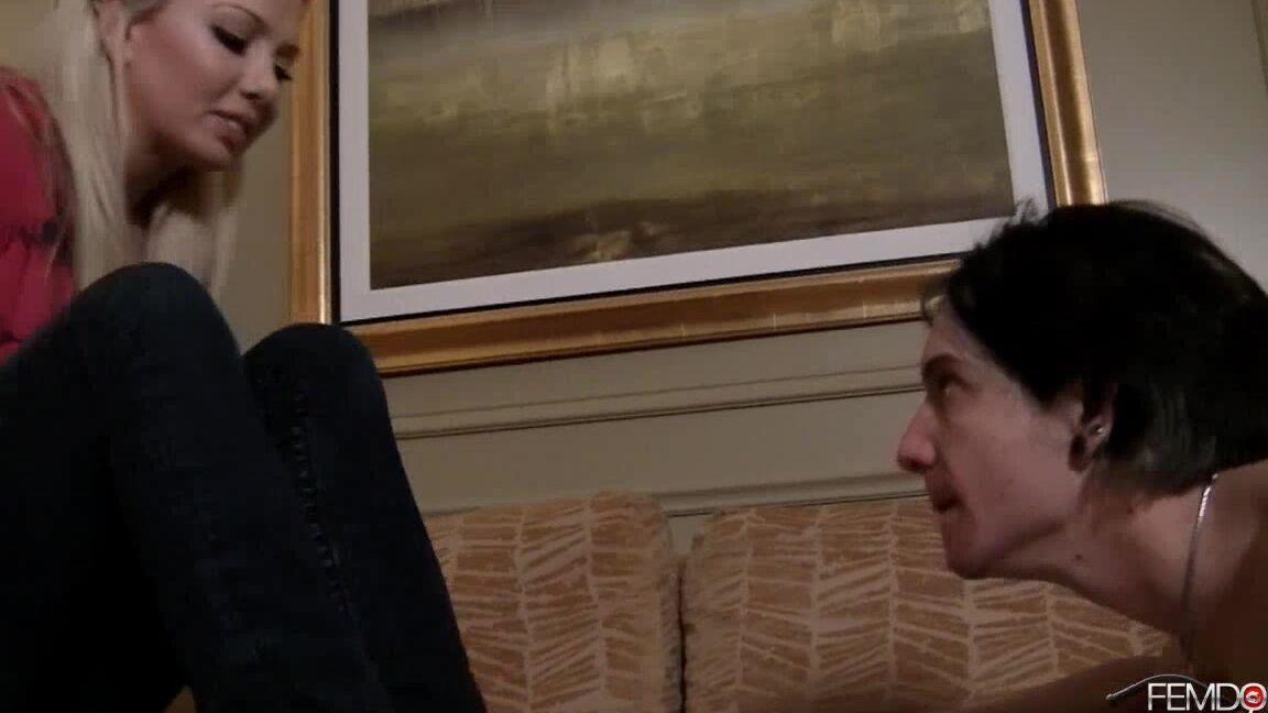 FemdomEmpire Lexi Sindel - Lucky foot slave