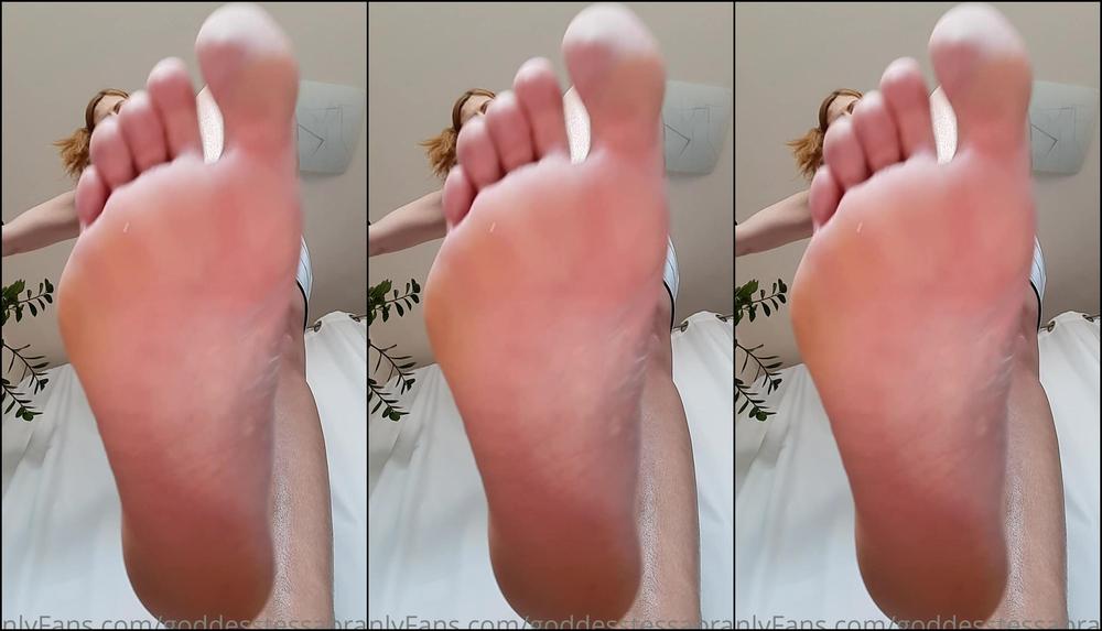 Goddesstessaprague Camera On Ground Showing My Feet And Make Fun Onlyfans XXX
