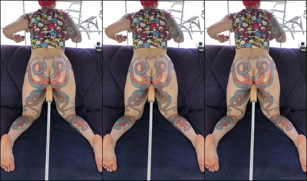 daizhamorgann-14-11-2020-1247079197-machine-fucked-cum-in-my-mouth-i-bought-myself-a-fuck-machine-i-got-on-the-couch-and-l