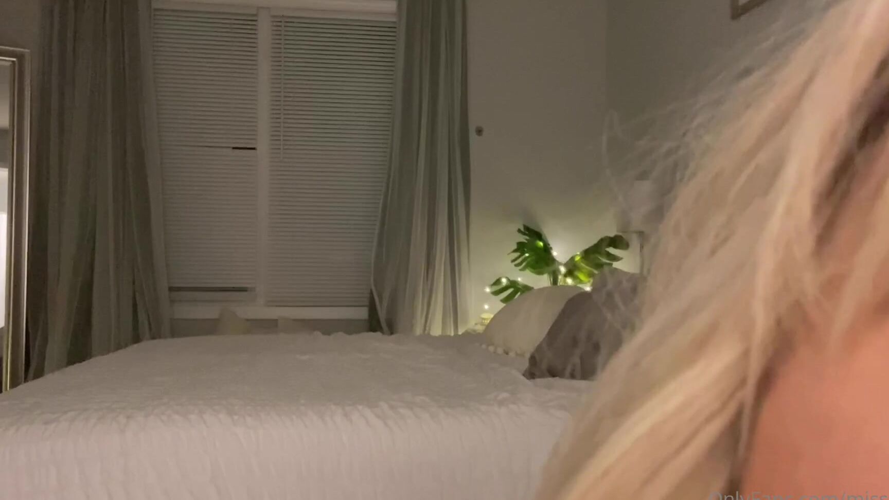 Misscassi A Monday Joi