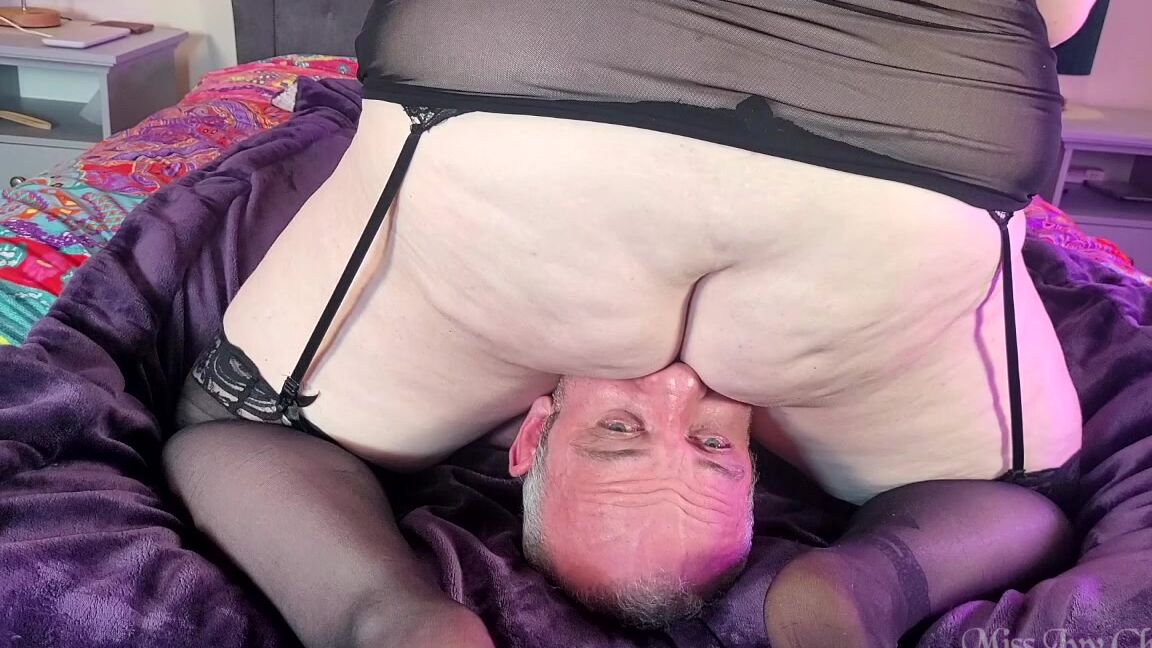 Miss Ivy Chaos Ass Facesitting